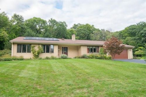 130 Sagamore Rd, Seekonk, MA 02771-3427