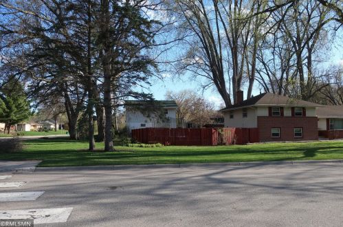 5005 Marie Ln, Minneapolis, MN 55422-3516
