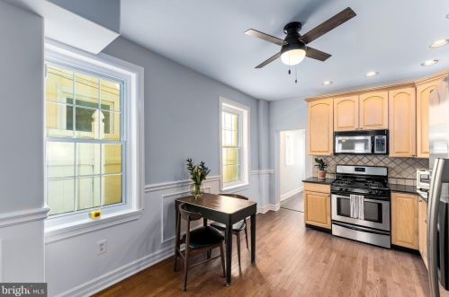 2217 Carpenter St, Philadelphia PA 19146-2517 exterior