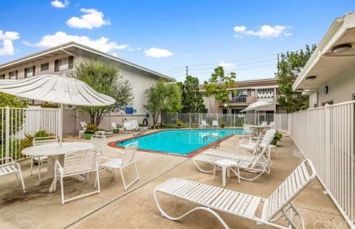 3210 Merrill Dr, Torrance CA 90503-7115 exterior