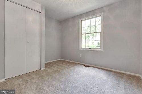 8467 Falling Leaf Rd, Springfield VA  22153-2503 exterior