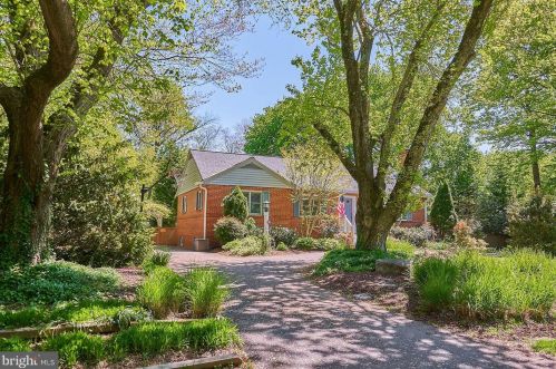 3321 Wraywood Pl, Falls Church, VA 22042-4130