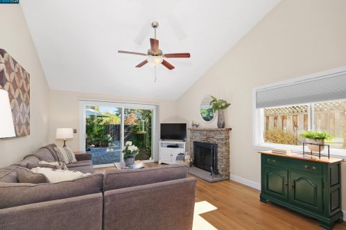 1041 Lehigh Valley Cir, Danville, CA 94526-4925