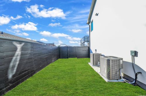 110 Schooner Ln, Copiague NY  11726-5311 exterior