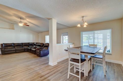 5860 Poe Ct, Port Saint Lucie FL  34986-4644 exterior