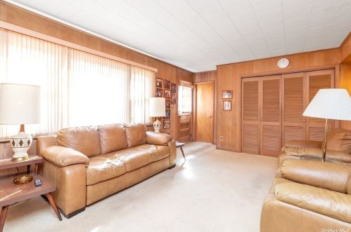 57 Opal St, Floral Park NY  11003-4306 exterior