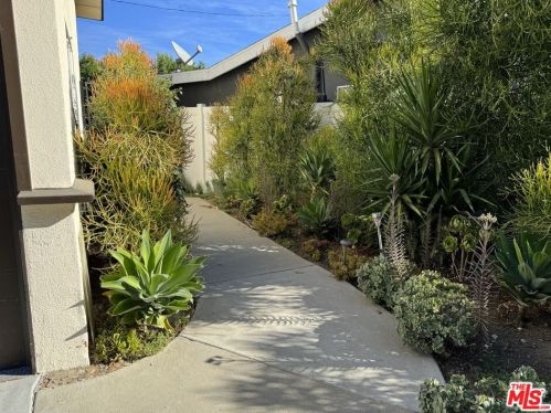 16821 Albers St, Van Nuys CA 91316-2603 exterior