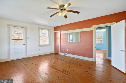 13070 Old Valley Pike, Edinburg VA  22824-3144 exterior