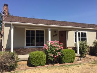 1016 53rd St, Sacramento, CA 95819-3902