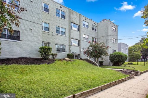 4810 Quarles St, Washington, DC 20019-3967