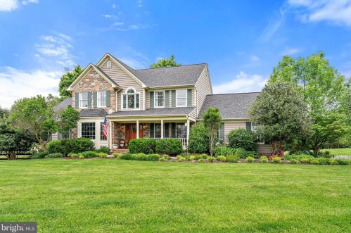 18665 Yellow Schoolhouse Rd, Round Hill, VA 20141-2147