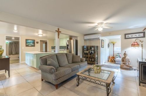 2479 Bayside St, Naples FL  34112-4830 exterior