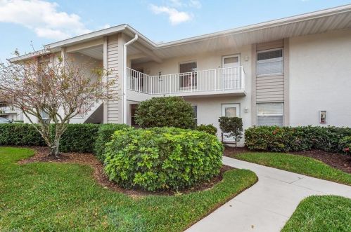 1316 Derbyshire Ct, Naples FL  34116-3633 exterior