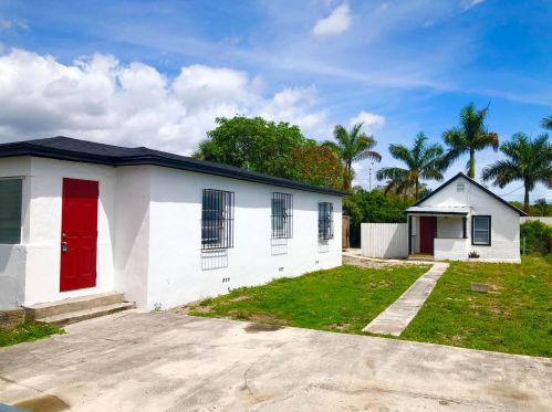 718 7th St, West Palm Beach, FL 33401-3830