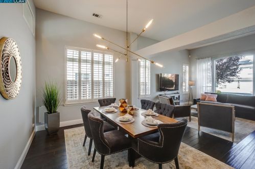 1046 Rolling Woods Way, Concord CA  94521-5400 exterior
