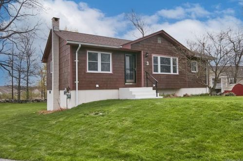 3 Gaybar Cir, Middletown, NY 10940-2907