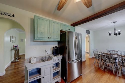 21 Arkwright Rd, Webster MA 01570-1659 exterior