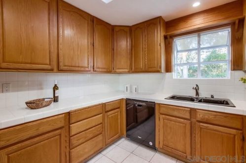 5027 Glasgow Dr, San Diego CA 92117-1037 exterior