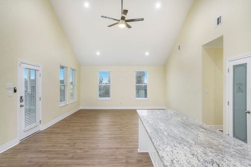 4022 Fort Bend Dr, Galveston TX  77554 exterior