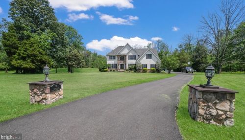 56 Collins Ln, Collegeville, PA 19473-1661
