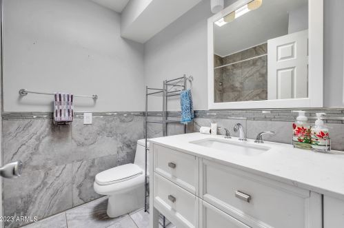 5719 Sweetwater Ave, Scottsdale AZ  85254-4373 exterior