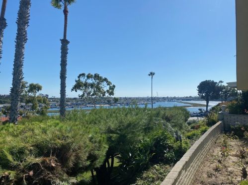 1034 Wind Way, Newport Beach, CA 92660-5725