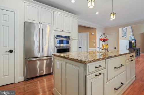 15609 Ryder Cup Dr, Haymarket VA  20169-6160 exterior