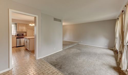 1809 Bluebird Ln, Hammond, IN 46321-3426