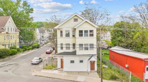 222 Walnut St, Waterbury, CT 06704-3124