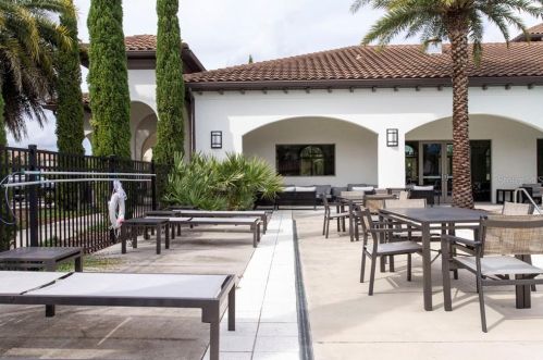 8035 Chilton Dr, Orlando FL 32836 exterior