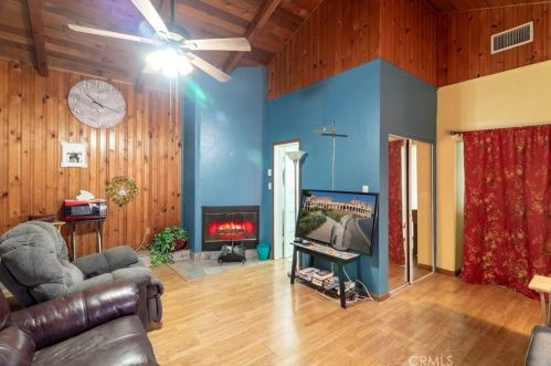 210 Davis St, Lake Elsinore CA  92530-3226 exterior