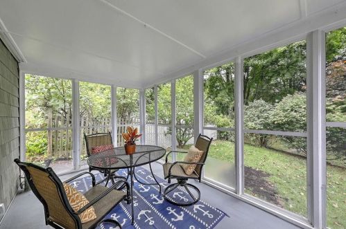 16 Cormier Rd, Lincoln RI  02865-3104 exterior