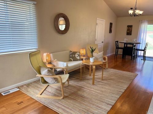 18474 Hidden Valley Rd, Middletown, CA 95467-8041