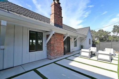 122 El Toyonal, Orinda CA  94563-2133 exterior