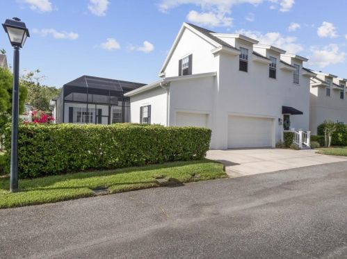 1070 Nash Dr, Kissimmee FL  34747-4319 exterior