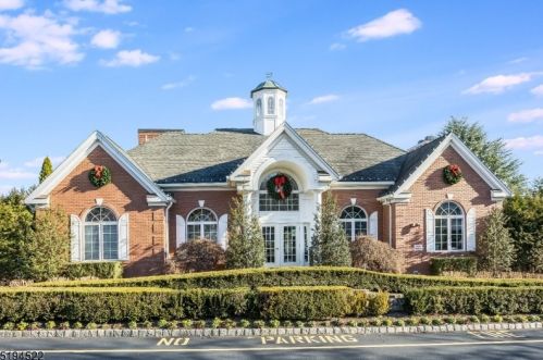 112 Surrey Ct, Nutley NJ  07110-3910 exterior