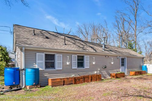 50 Weaverville Rd, East Freehold, NJ 07728-8193
