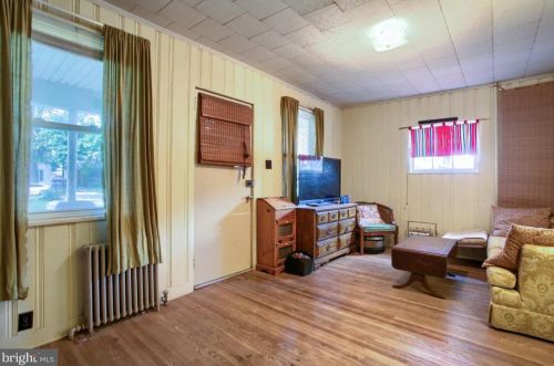 256 Walton St, Lemoyne PA  17043-2024 exterior