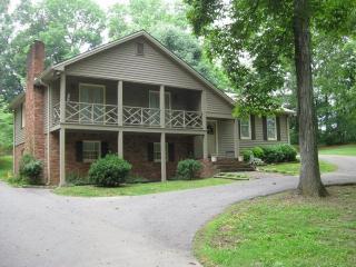 2675 Happy Hollow Est, Hopkinsville, KY 42240-9233