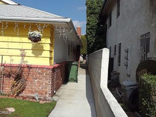 4203 141st St, Hawthorne, CA 90250-7203