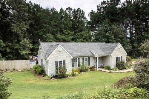 255 Kermit St, Walhalla, SC 29691-5418