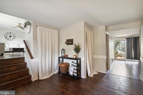 162 Frog Hollow Rd, Southampton, PA 18966-1031