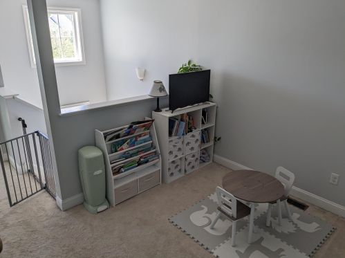 23 Bennett St, Nashua NH  03064-2052 exterior