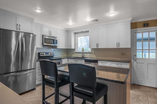 180 Vine Rd, Stamford, CT 06905-2017
