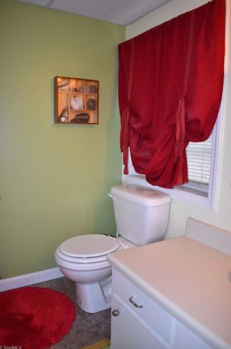 1123 Pepper Hill Rd, Greensboro NC  27407-2837 exterior