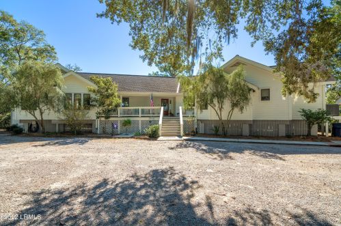 155 Pleasant Point Dr, Beaufort, SC 29907-1117