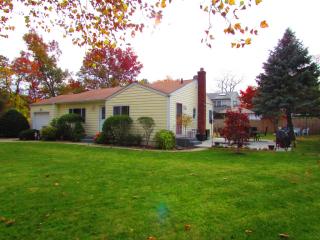 1512 Lincoln Blvd, Bayshore, NY 11706-2811