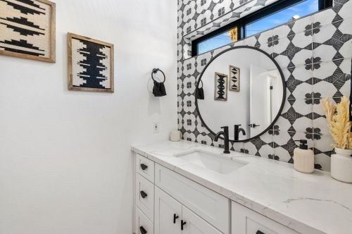 52815 Avenida Alvarado, La Quinta CA  92253-3318 exterior