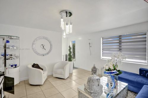 921 18th St, Hialeah FL  33010-2322 exterior