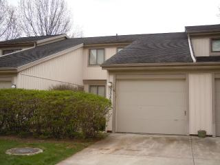 5587 Rainier Ct, Cleveland, OH 44134-2058